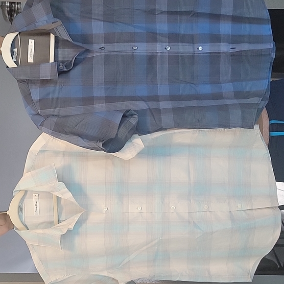 2 Calvin Klein short slee e button up shirt - Picture 1 of 8